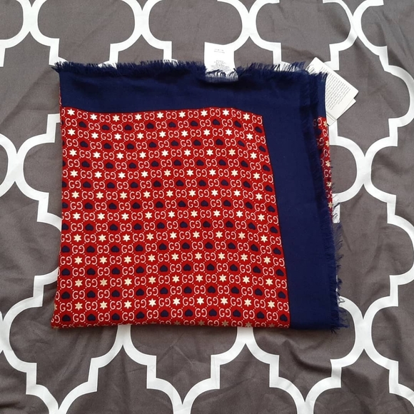 Gucci Red Navy GG HEARTS STARS Dimmher Cover-Up - Picture 2 of 4